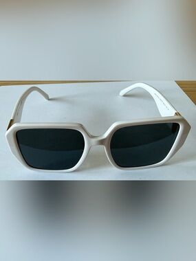 Versace VE4472D 5484/87 White Square Medusa Sunglasses w/ Original Box & Case